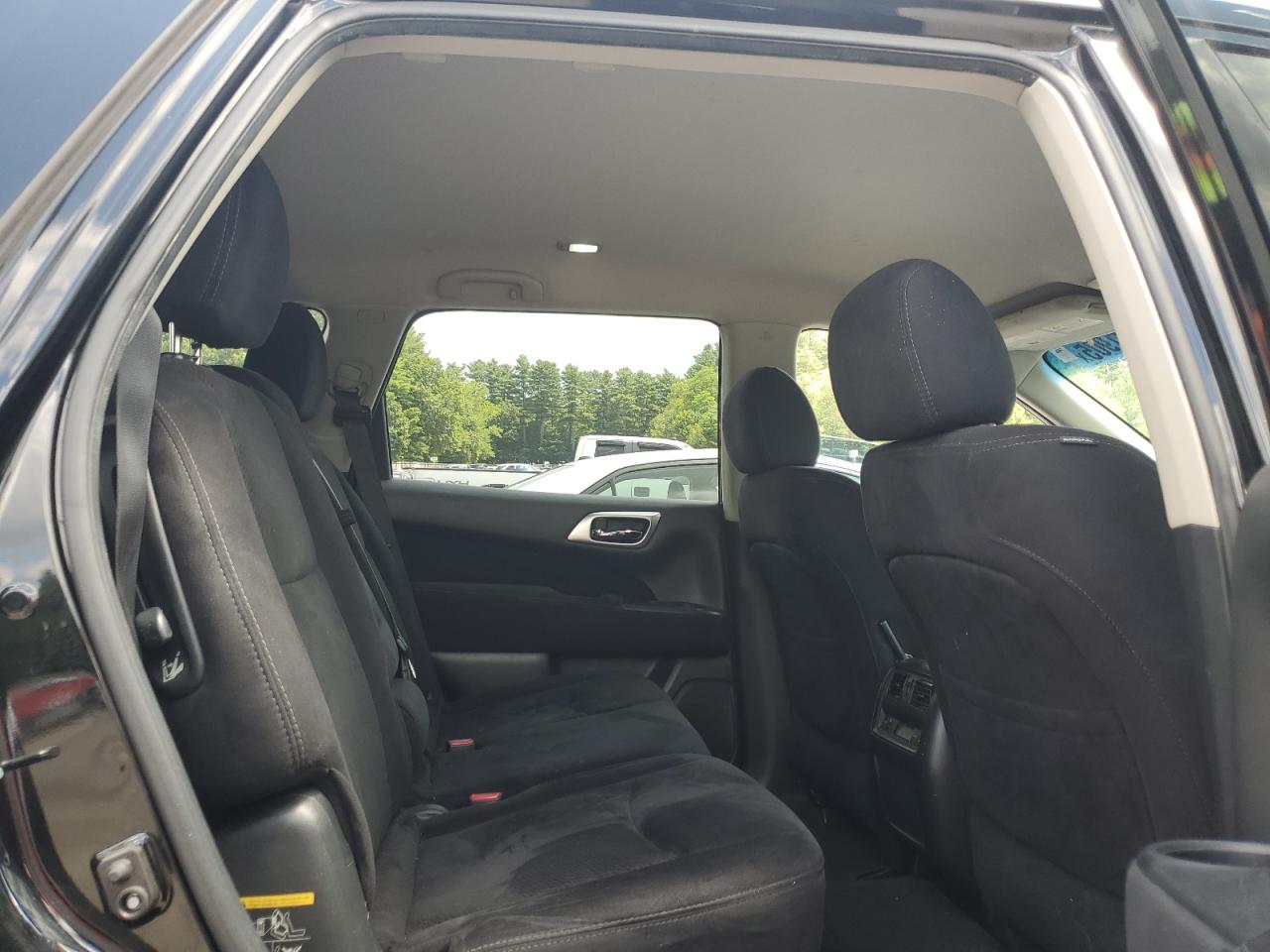 2016 Nissan Pathfinder S VIN: 5N1AR2MN2GC646608 Lot: 64421905