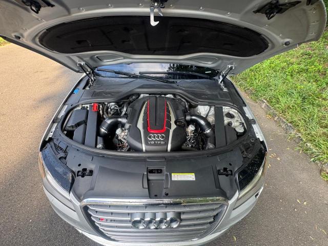 Sedans AUDI S8 2014 Srebrny