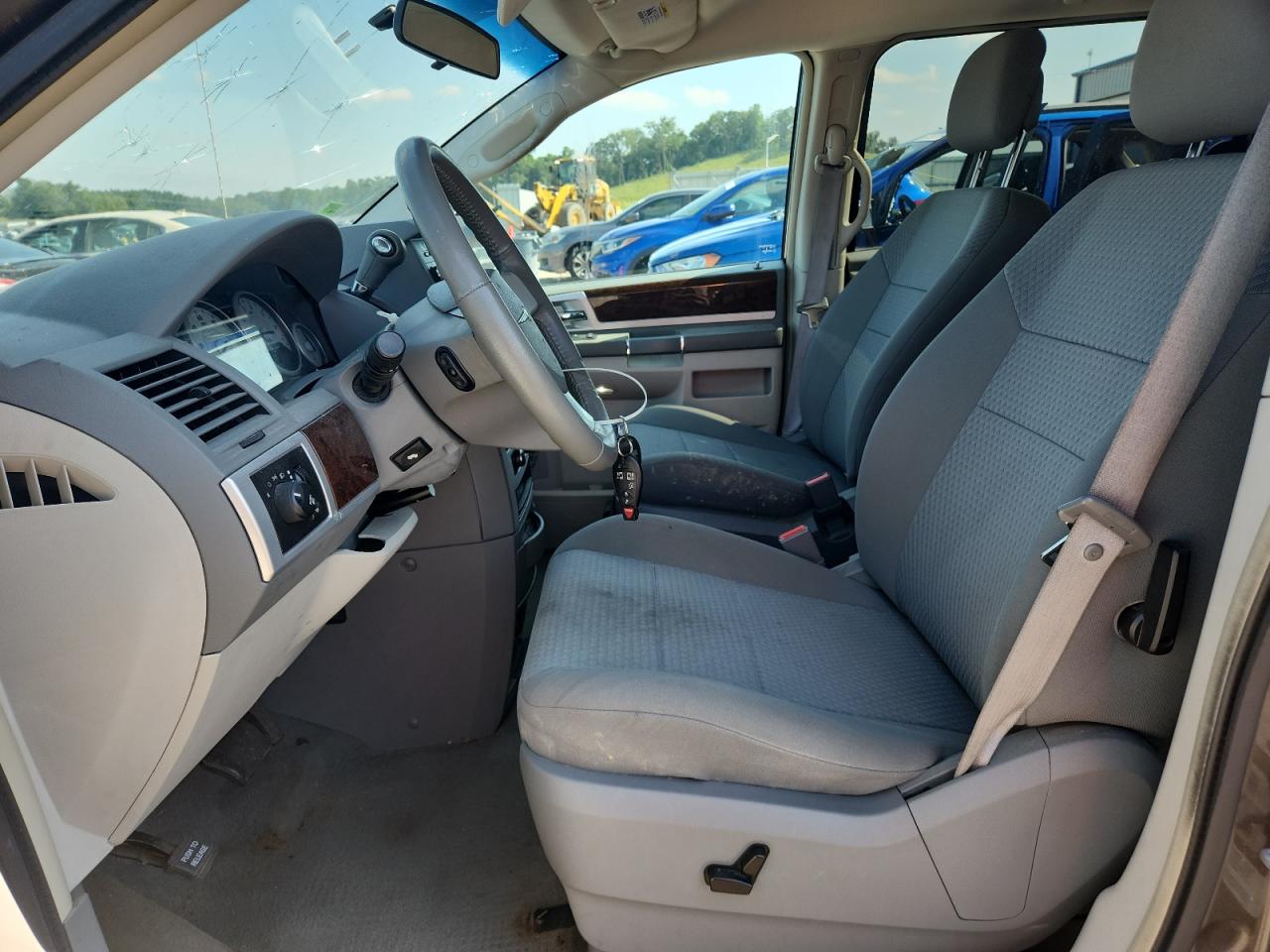 2010 Chrysler Town & Country Touring VIN: 2A4RR5D10AR451587 Lot: 64565025
