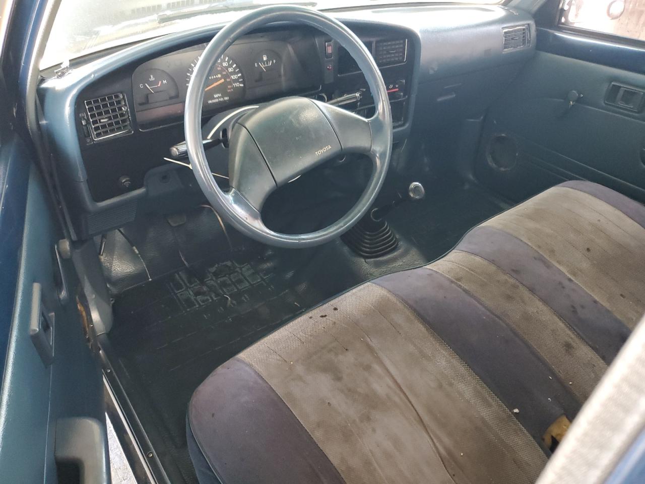 1990 Toyota Pickup 1/2 Ton Short Wheelbase VIN: JT4RN81A2L0052829 Lot: 64253875