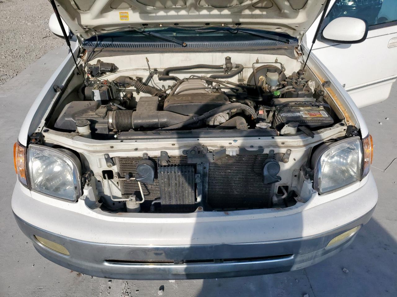 2002 Toyota Tundra Access Cab Limited VIN: 5TBRT38182S262693 Lot: 64887025