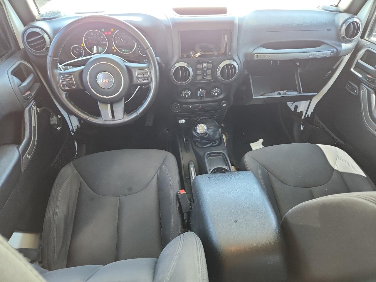 2015 Jeep Wrangler Unlimited Sport VIN: 1C4HJWDGXFL755528 Lot: 64927525