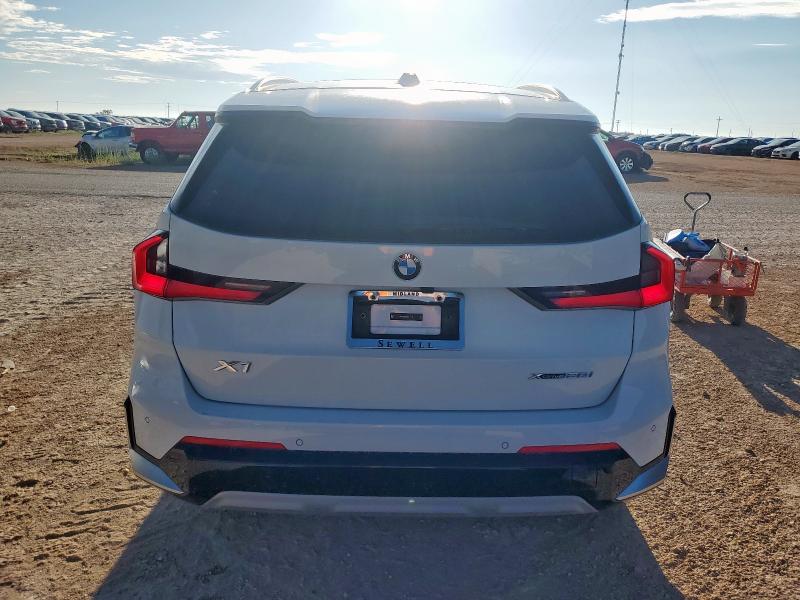  BMW X1 2025 Белы