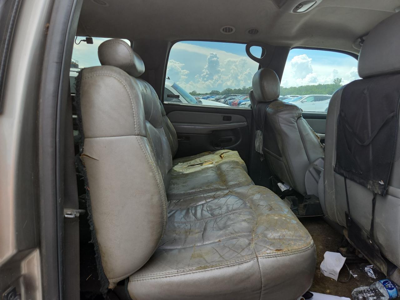 2001 Chevrolet Suburban C1500 VIN: 3GNEC16T11G191307 Lot: 63451645