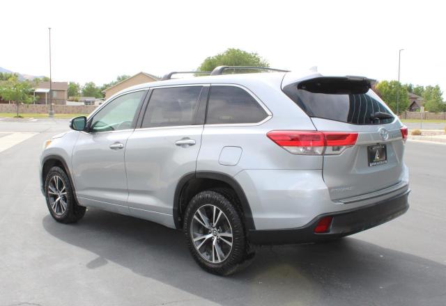  TOYOTA HIGHLANDER 2017 Srebrny