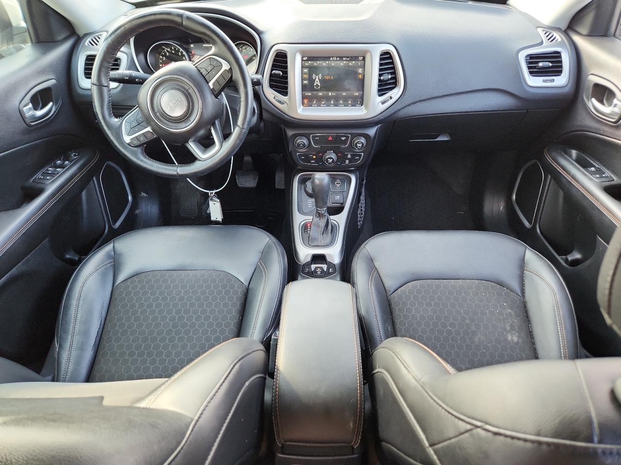 2017 Jeep Compass Latitude VIN: 3C4NJDBB7HT688733 Lot: 64588285