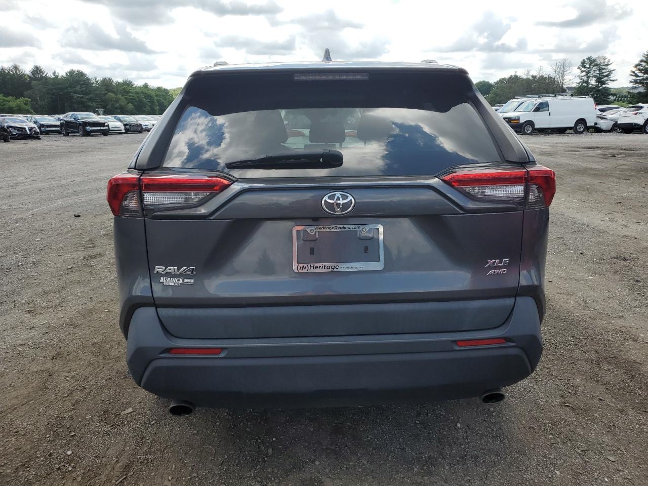 2020 Toyota Rav4 Xle VIN: 2T3P1RFV5LC064412 Lot: 64630795
