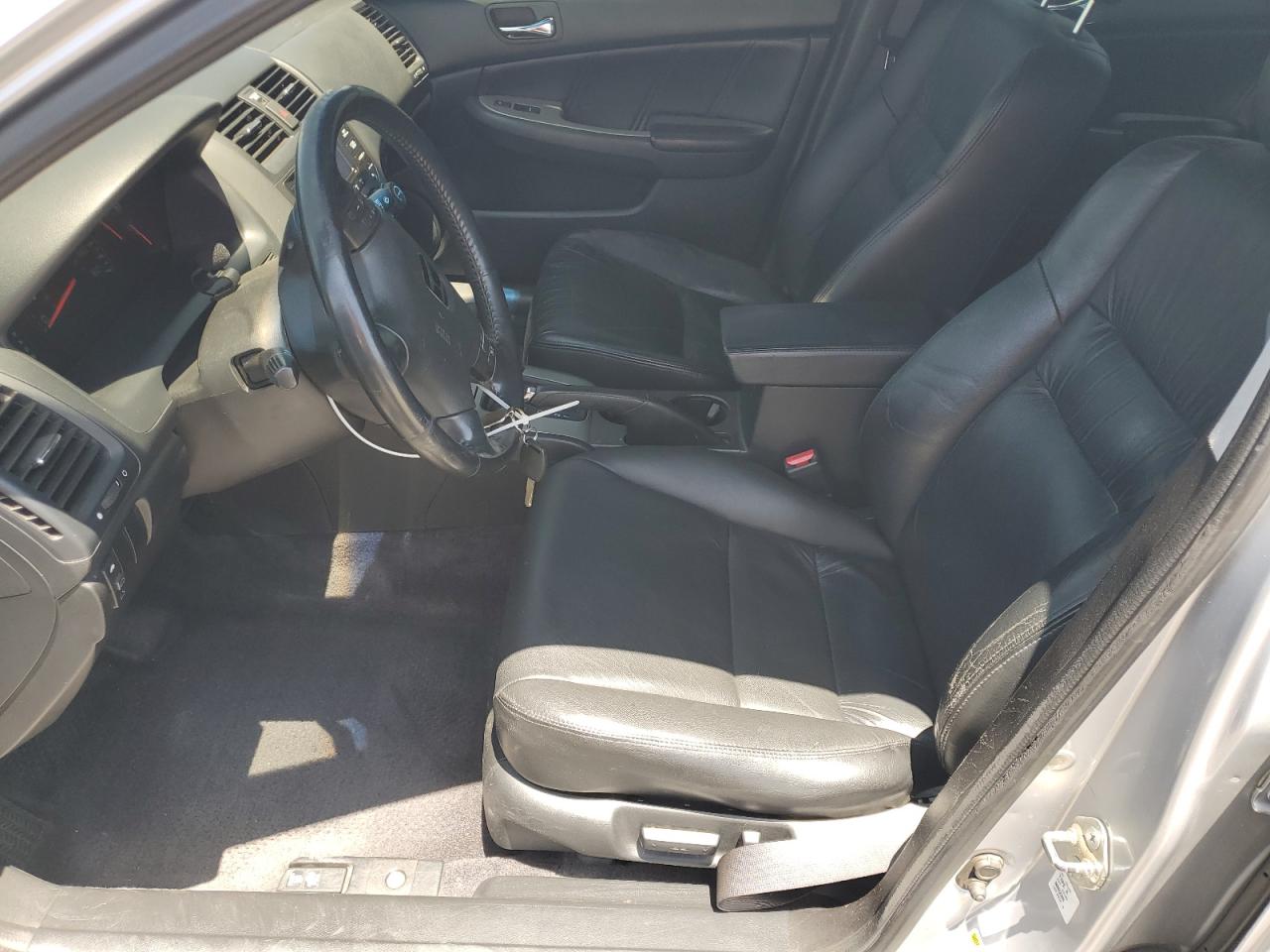 2005 Honda Accord Ex VIN: 1HGCM56835A099301 Lot: 64389475
