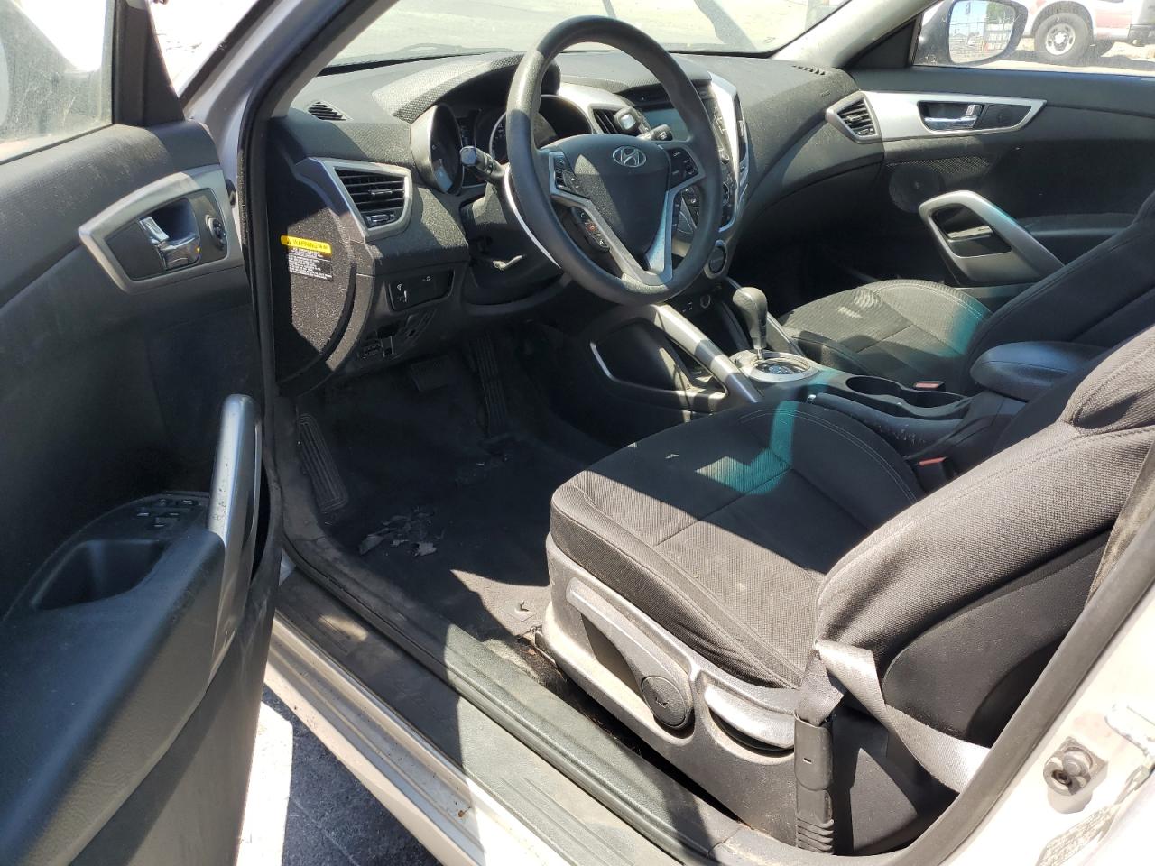 kmhtc6ad4gu262661 KMHTC6AD4GU262661 2016 Hyundai Veloster