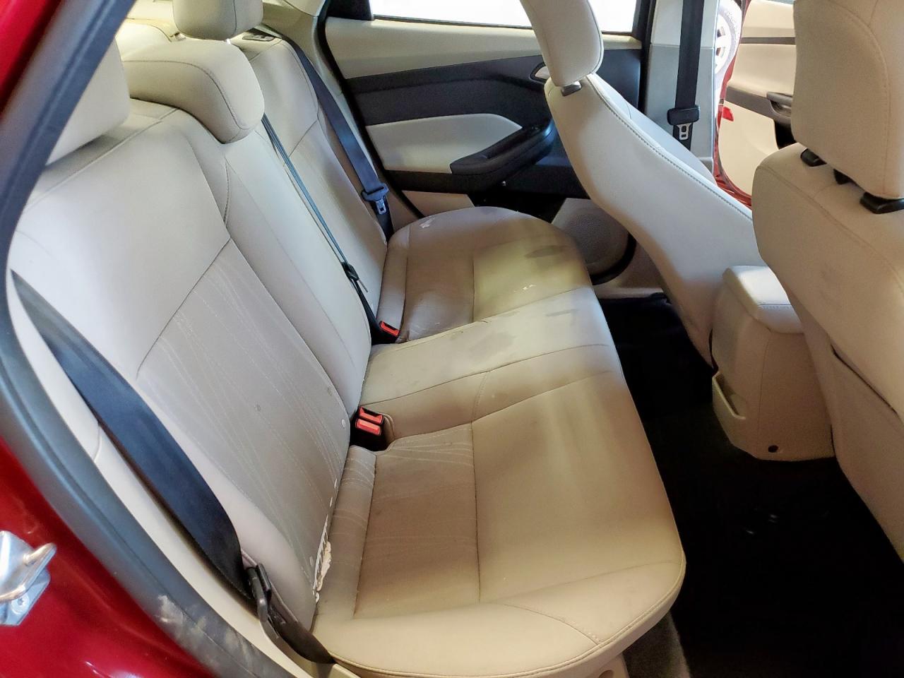 2016 Ford Focus Se VIN: 1FADP3F2XGL395181 Lot: 65384175