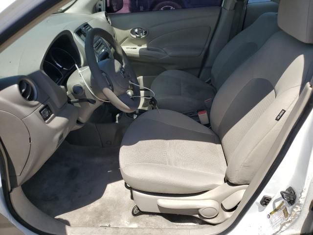 Sedans NISSAN VERSA 2013 Biały