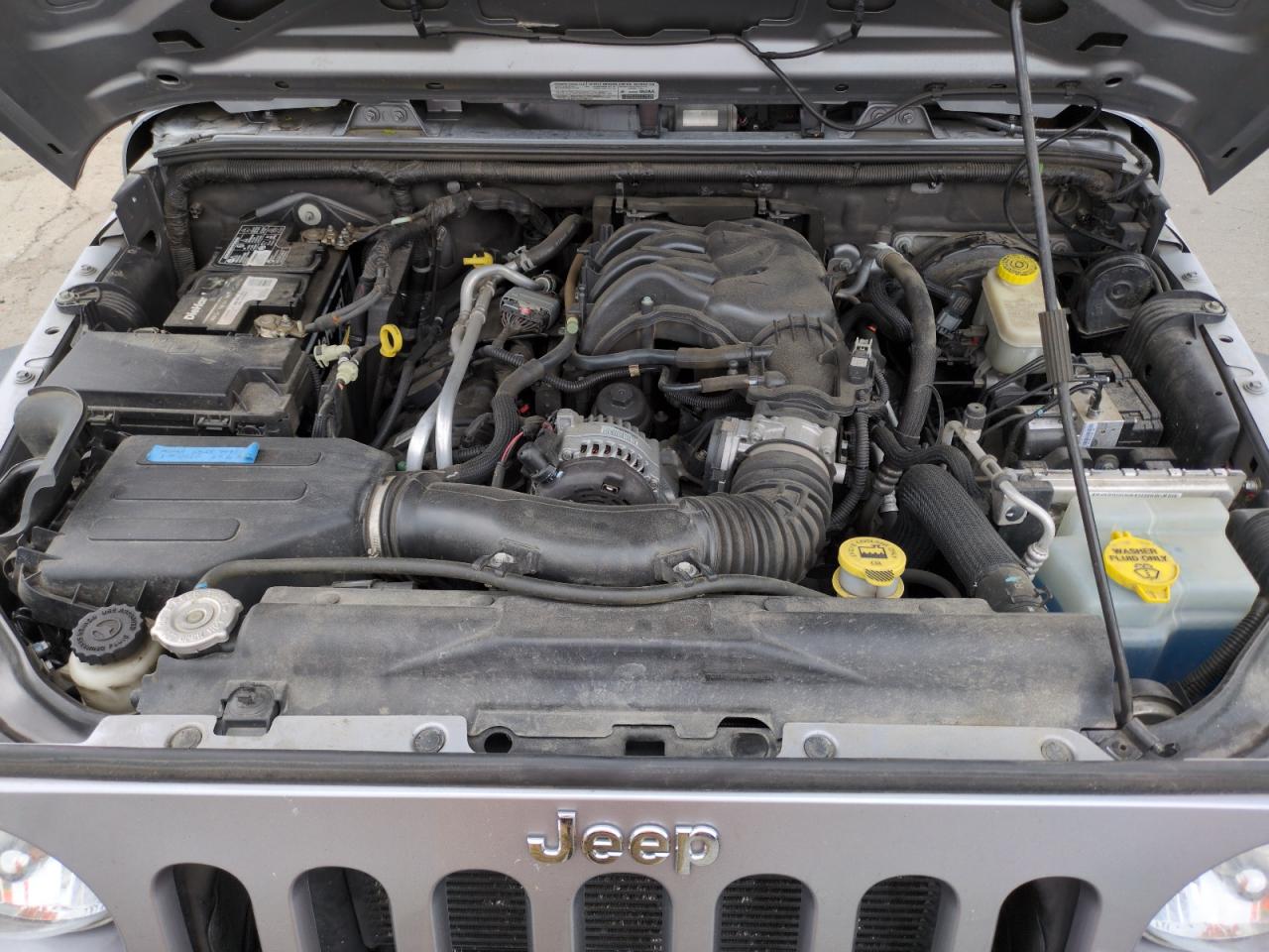 2013 Jeep Wrangler Unlimited Sport VIN: 1C4BJWDG4DL699864 Lot: 63803055