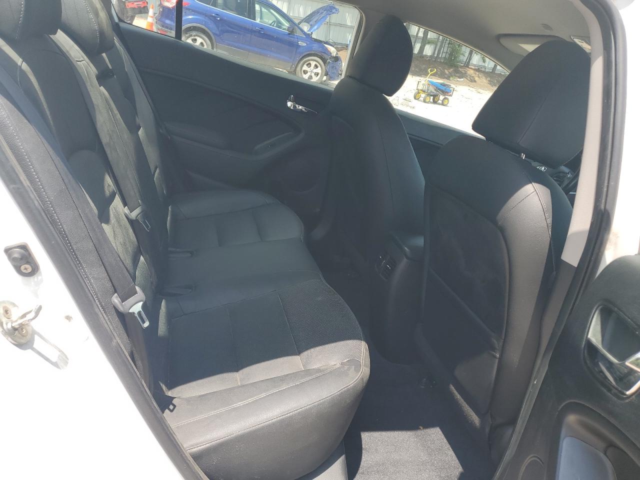 2017 Kia Forte Ex VIN: 3KPFL4A88HE004975 Lot: 64366475