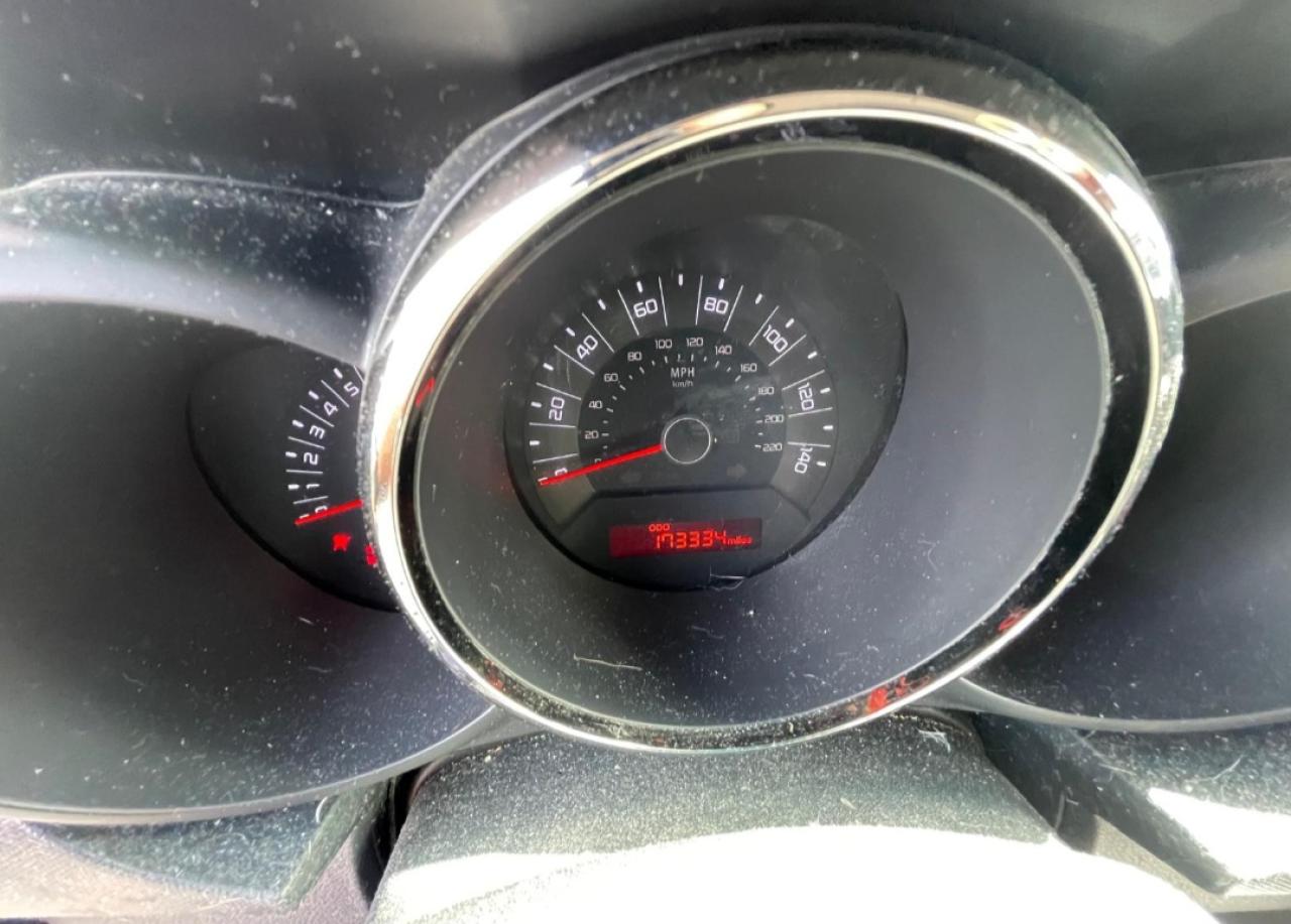 KNDJT2A28B7716565 2011 Kia Soul +