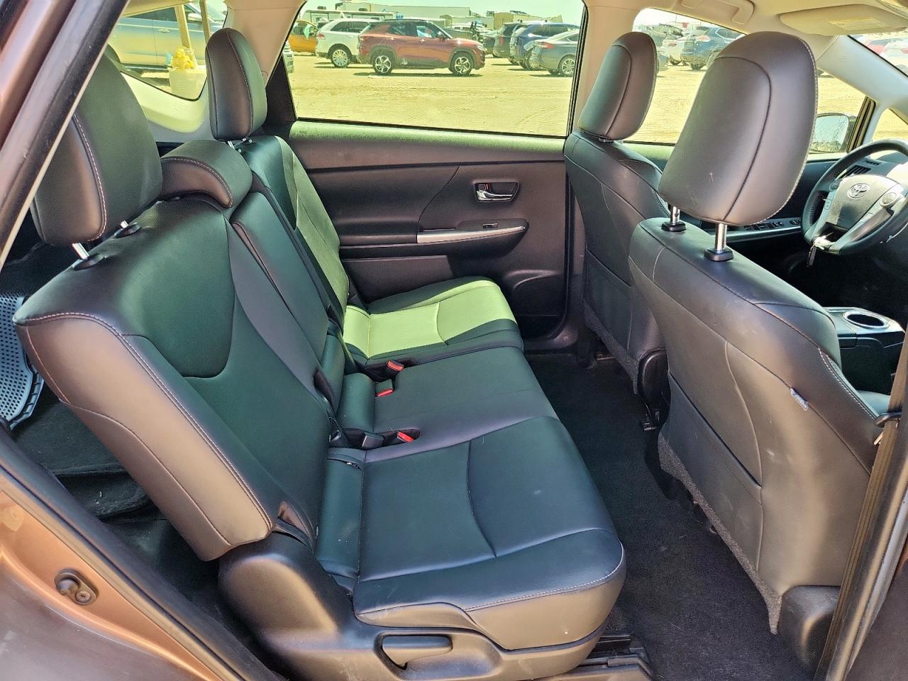 2017 Toyota Prius V VIN: JTDZN3EU3HJ073343 Lot: 64239785