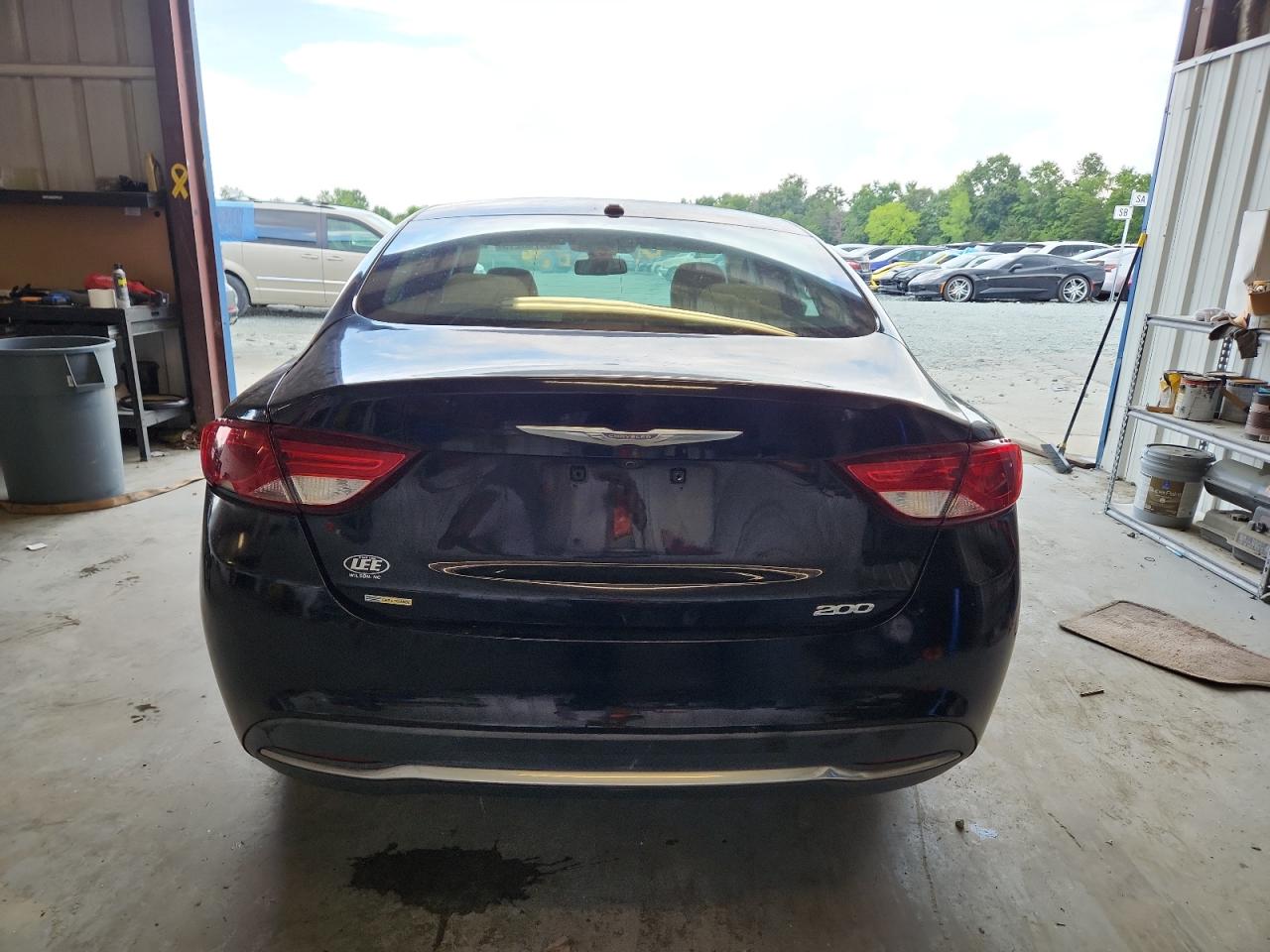 2015 Chrysler 200 Limited VIN: 1C3CCCAB2FN666301 Lot: 64758215
