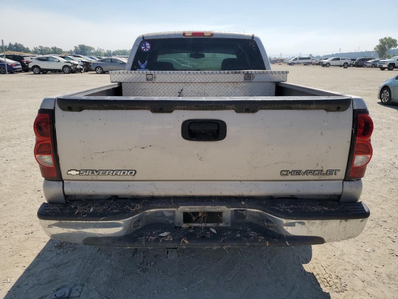 2004 Chevrolet Silverado C1500 VIN: 2GCEC19V841240716 Lot: 65597405