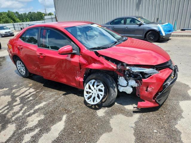  TOYOTA COROLLA 2017 Красный
