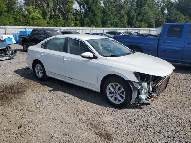  VOLKSWAGEN PASSAT 2016 Белы