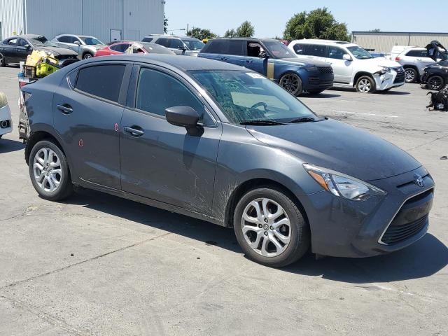 Sedans TOYOTA YARIS 2017 Szary