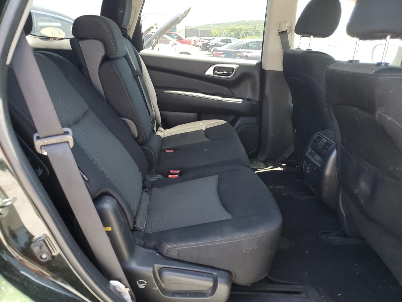 2018 Nissan Pathfinder S VIN: 5N1DR2MM3JC621714 Lot: 65651185