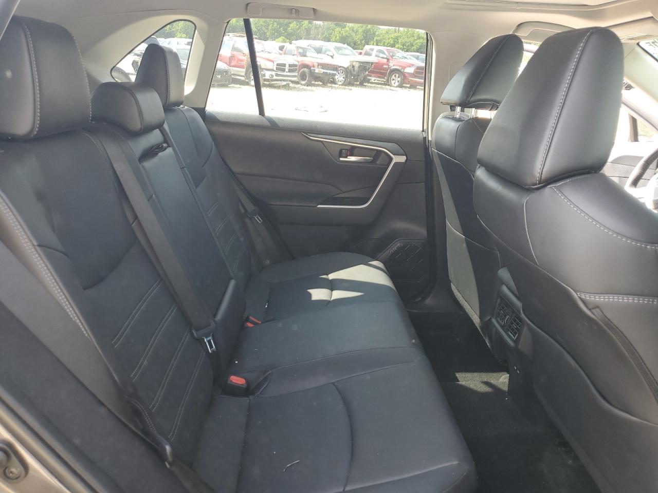 2022 Toyota Rav4 Xle Premium VIN: 4T3B6RFV8NU097286 Lot: 64699295
