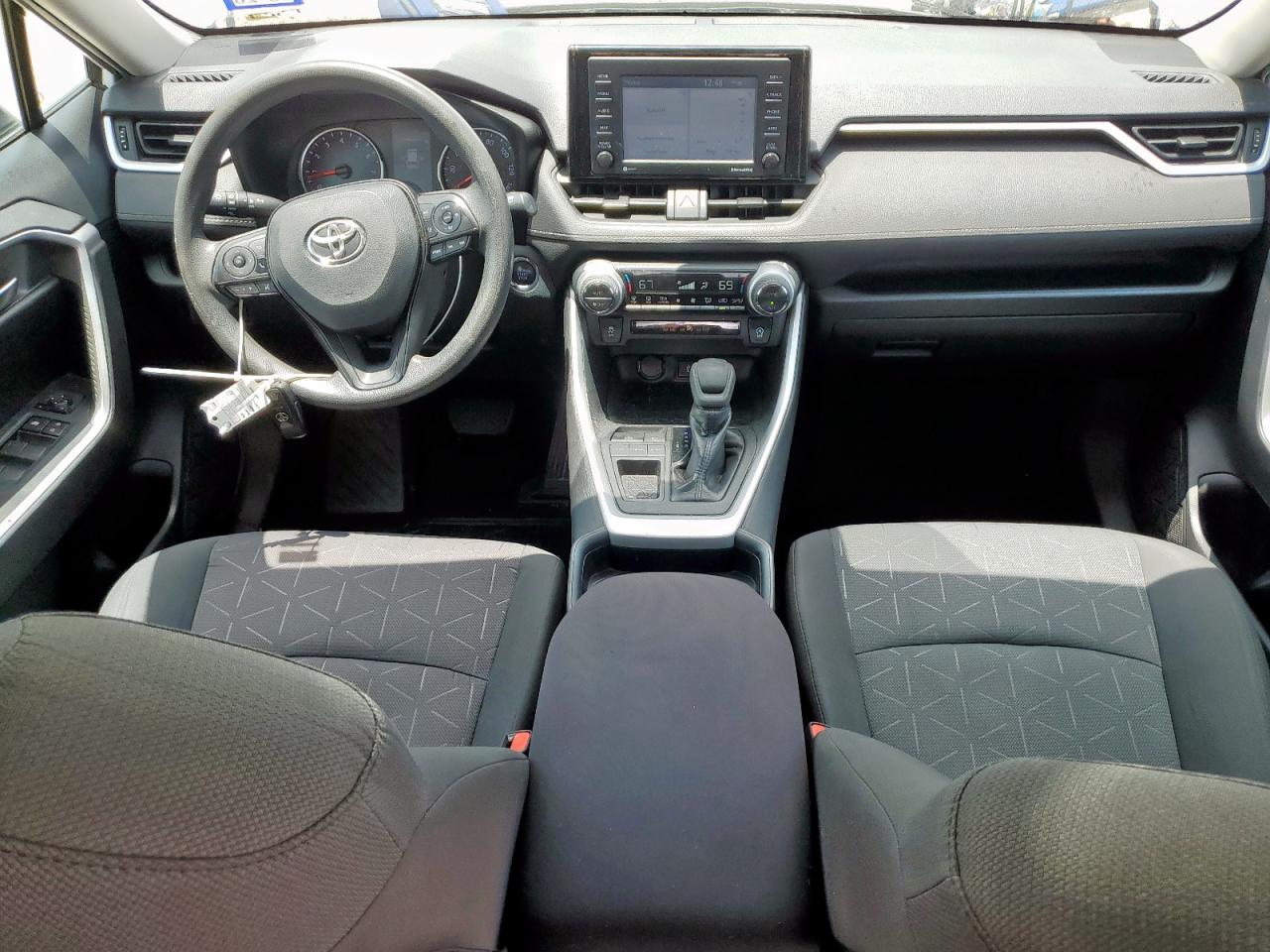 2020 Toyota Rav4 Xle VIN: 2T3W1RFV3LC046406 Lot: 63060995