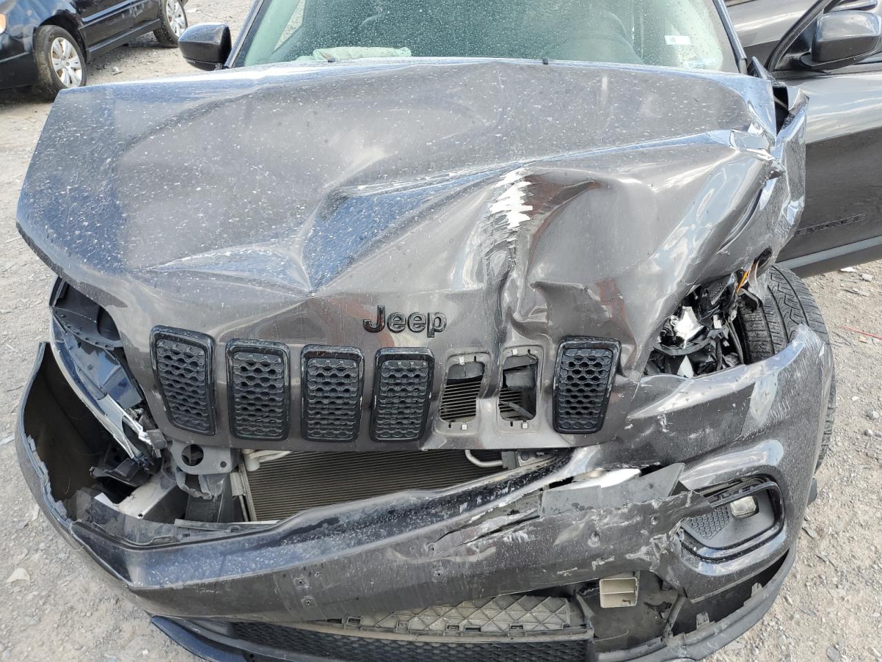2019 Jeep Cherokee Latitude Plus VIN: 1C4PJLLB8KD469956 Lot: 64946105