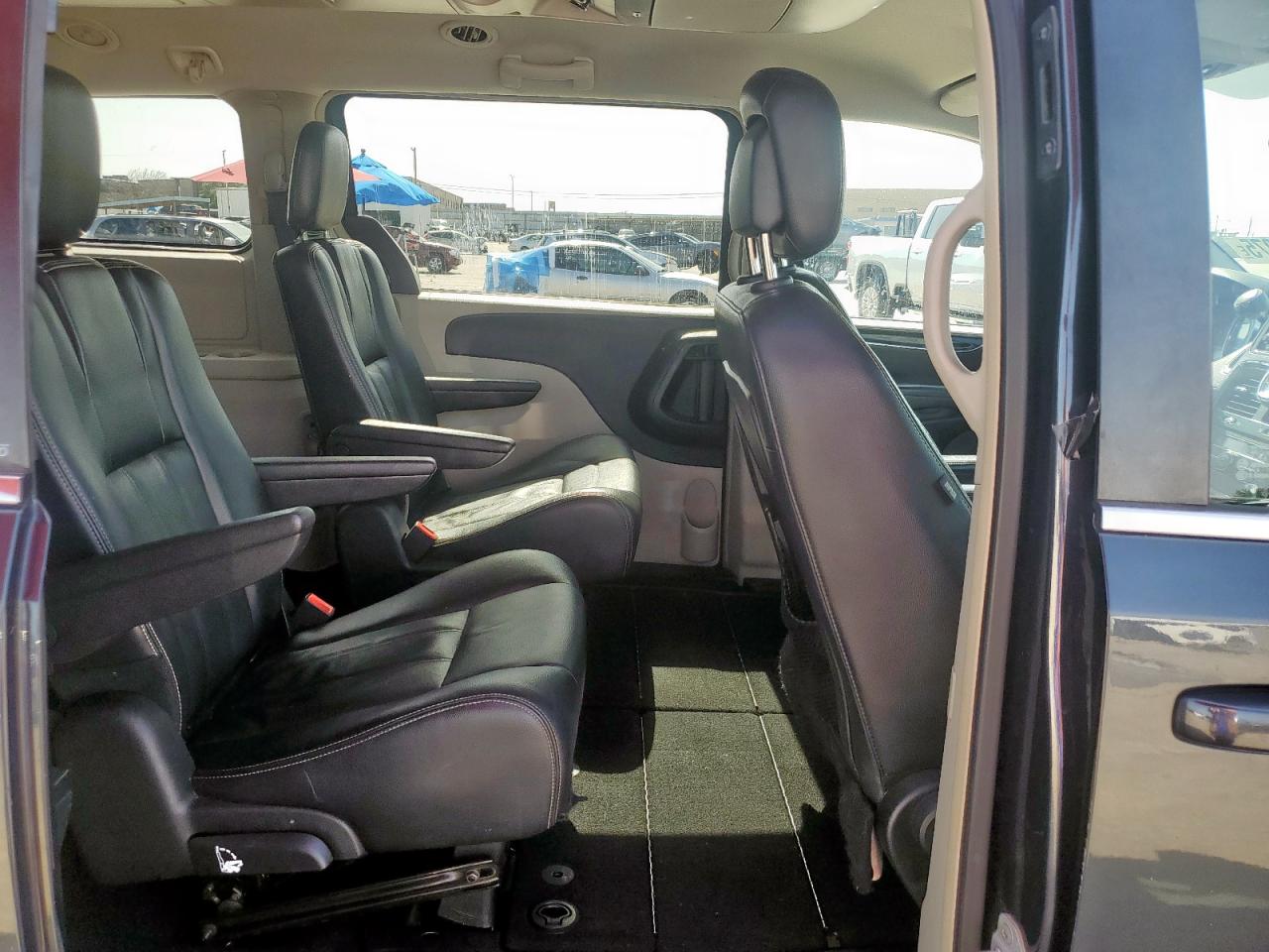 2013 Chrysler Town & Country Touring VIN: 2C4RC1BG0DR731960 Lot: 65293975