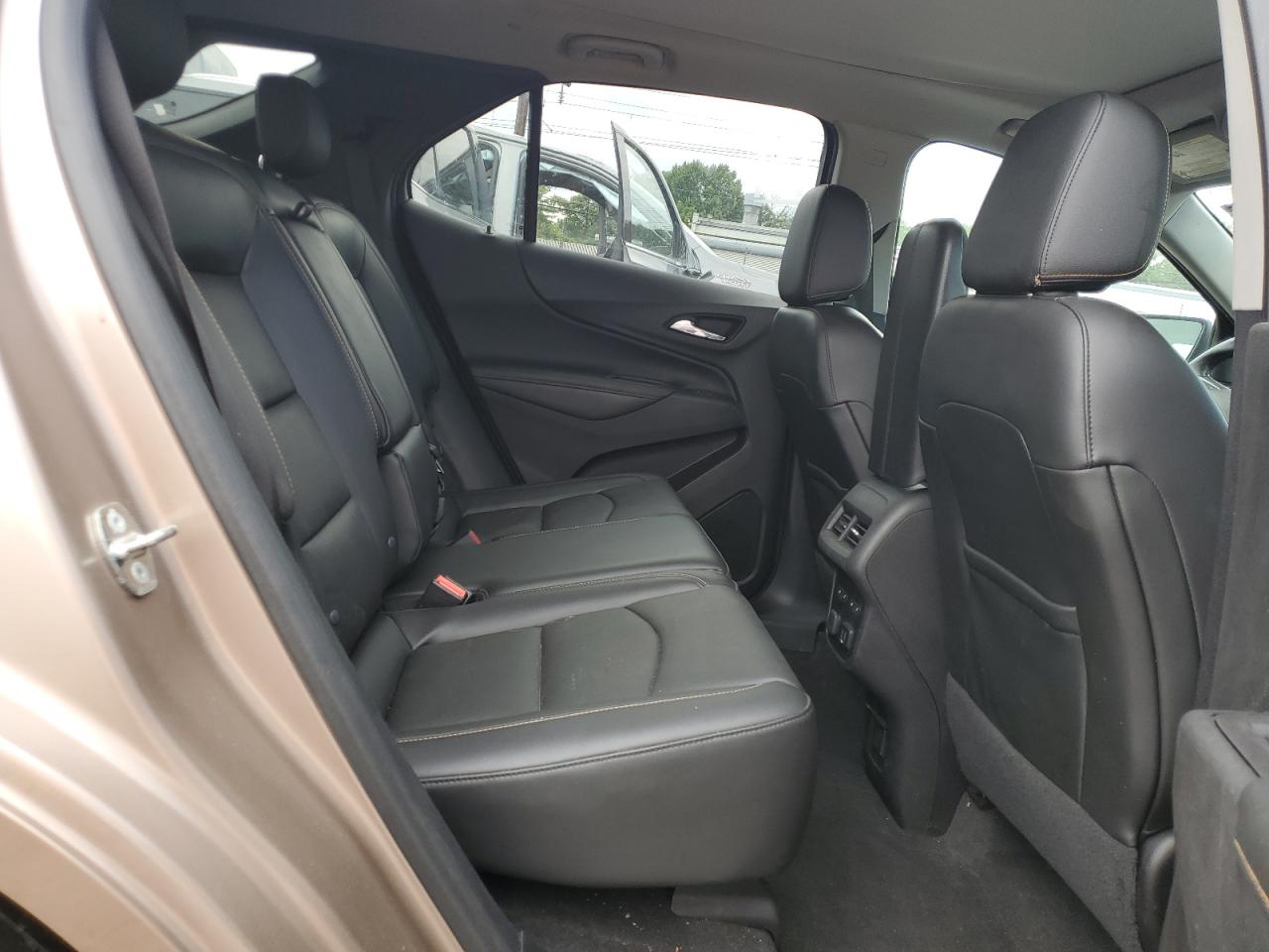 2018 Chevrolet Equinox Premier VIN: 2GNAXNEX7J6165000 Lot: 65354255
