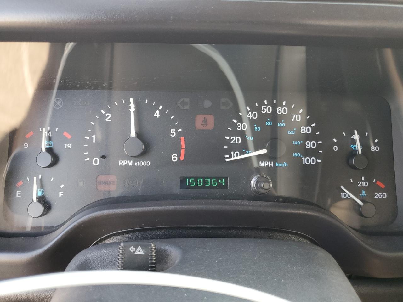 2000 Jeep Wrangler / Tj Se VIN: 1J4FA29P3YP770094 Lot: 65419385
