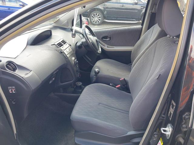2010 TOYOTA YARIS TR V