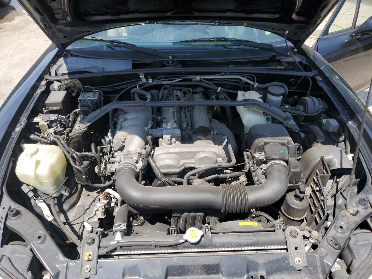 2001 Mazda Mx-5 Miata Base VIN: JM1NB353010210667 Lot: 63910435