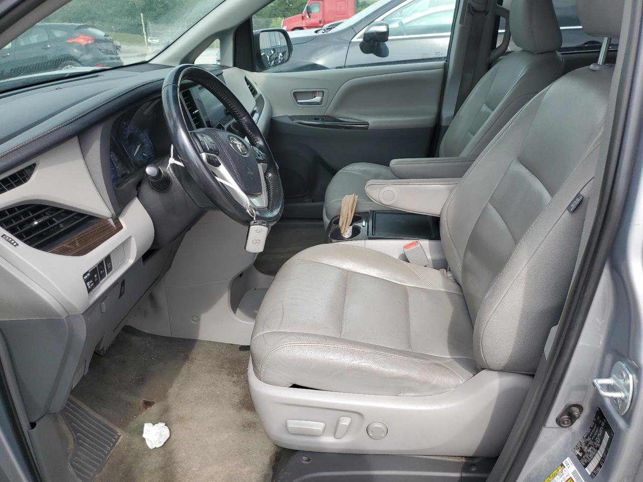 2015 Toyota Sienna Xle VIN: 5TDYK3DC4FS633285 Lot: 64719795