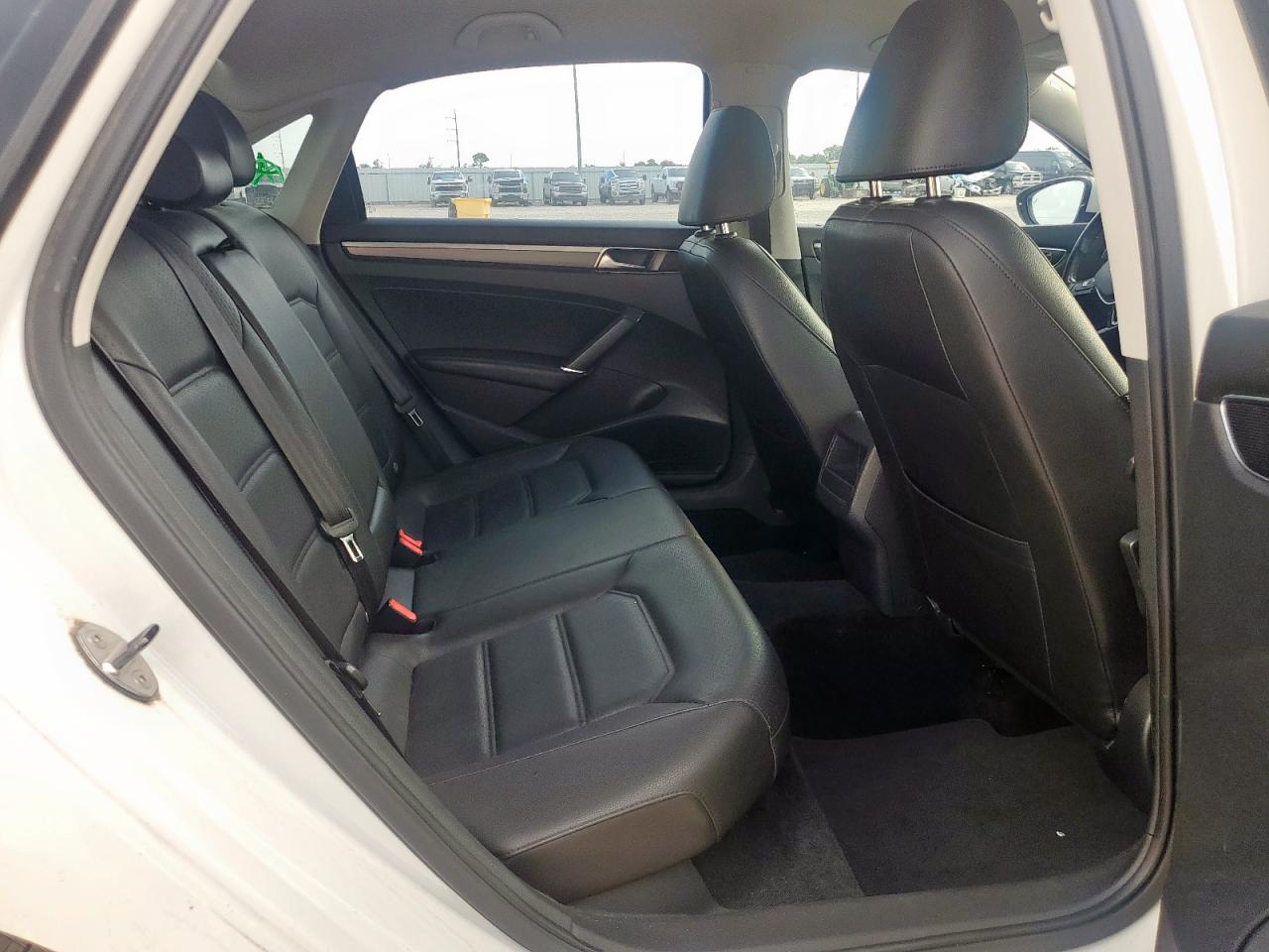 2017 Volkswagen Passat R-Line VIN: 1VWDT7A36HC083919 Lot: 62374415