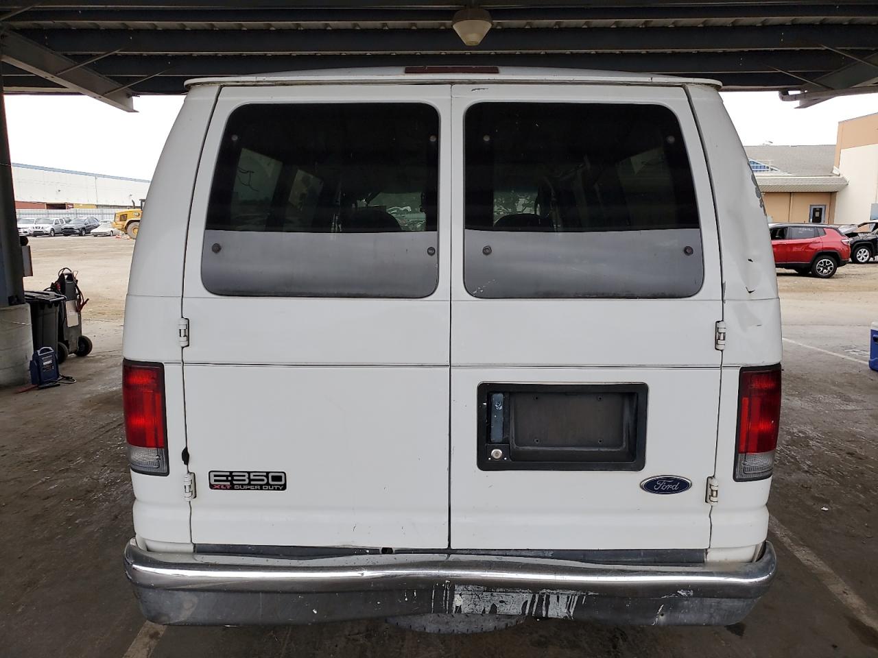 2005 Ford Econoline E350 Super Duty Wagon VIN: 1FBNE31L85HA83174 Lot: 65108315