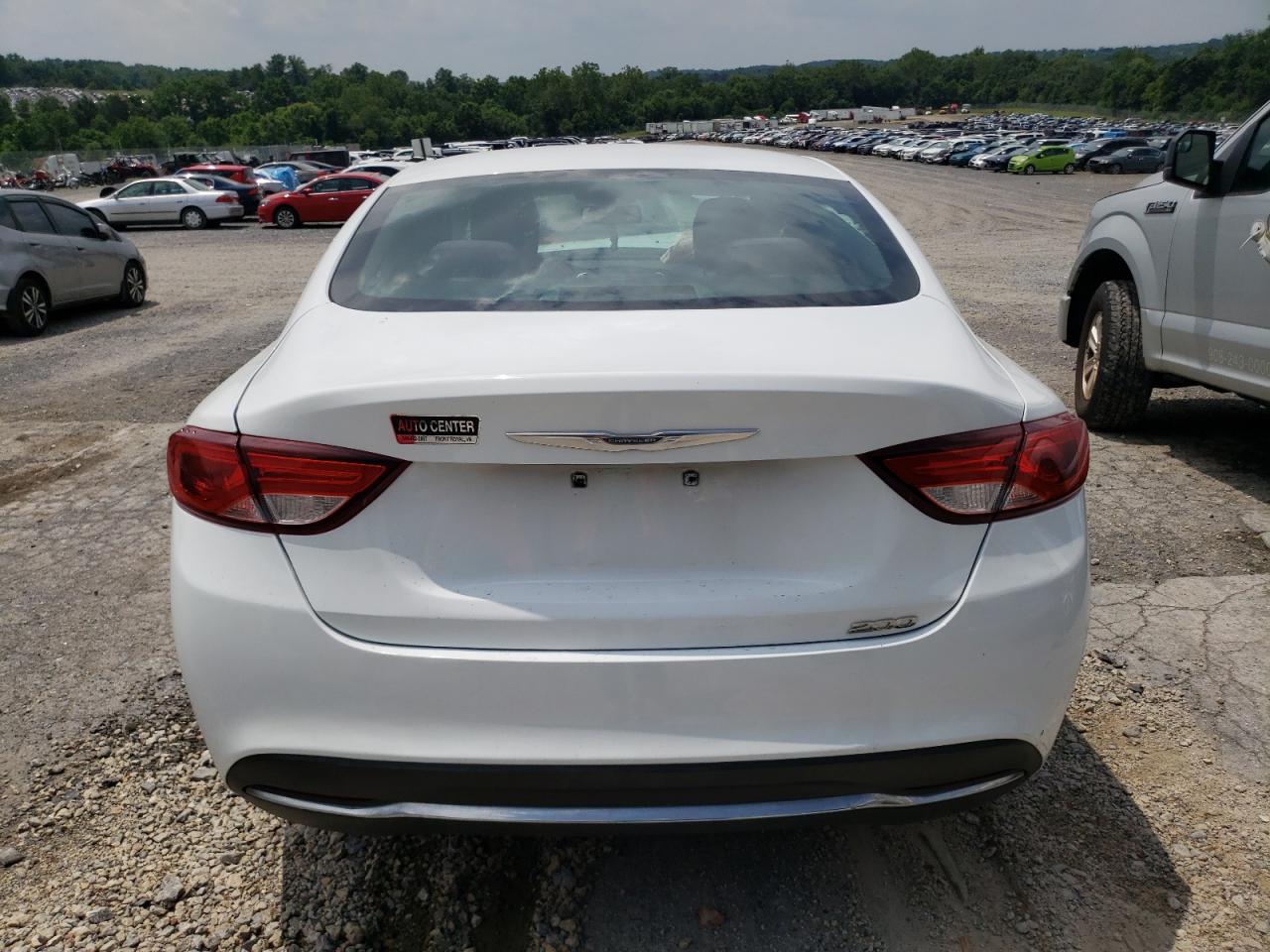 2015 Chrysler 200 Limited VIN: 1C3CCCABXFN552319 Lot: 64092575