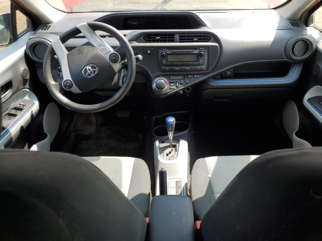 2013 Toyota Prius C VIN: JTDKDTB38D1049758 Lot: 66718035