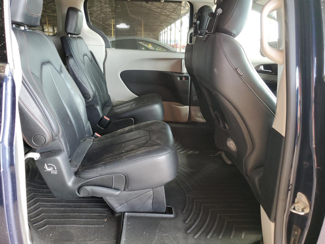2018 Chrysler Pacifica Touring L VIN: 2C4RC1BG3JR129100 Lot: 63515095