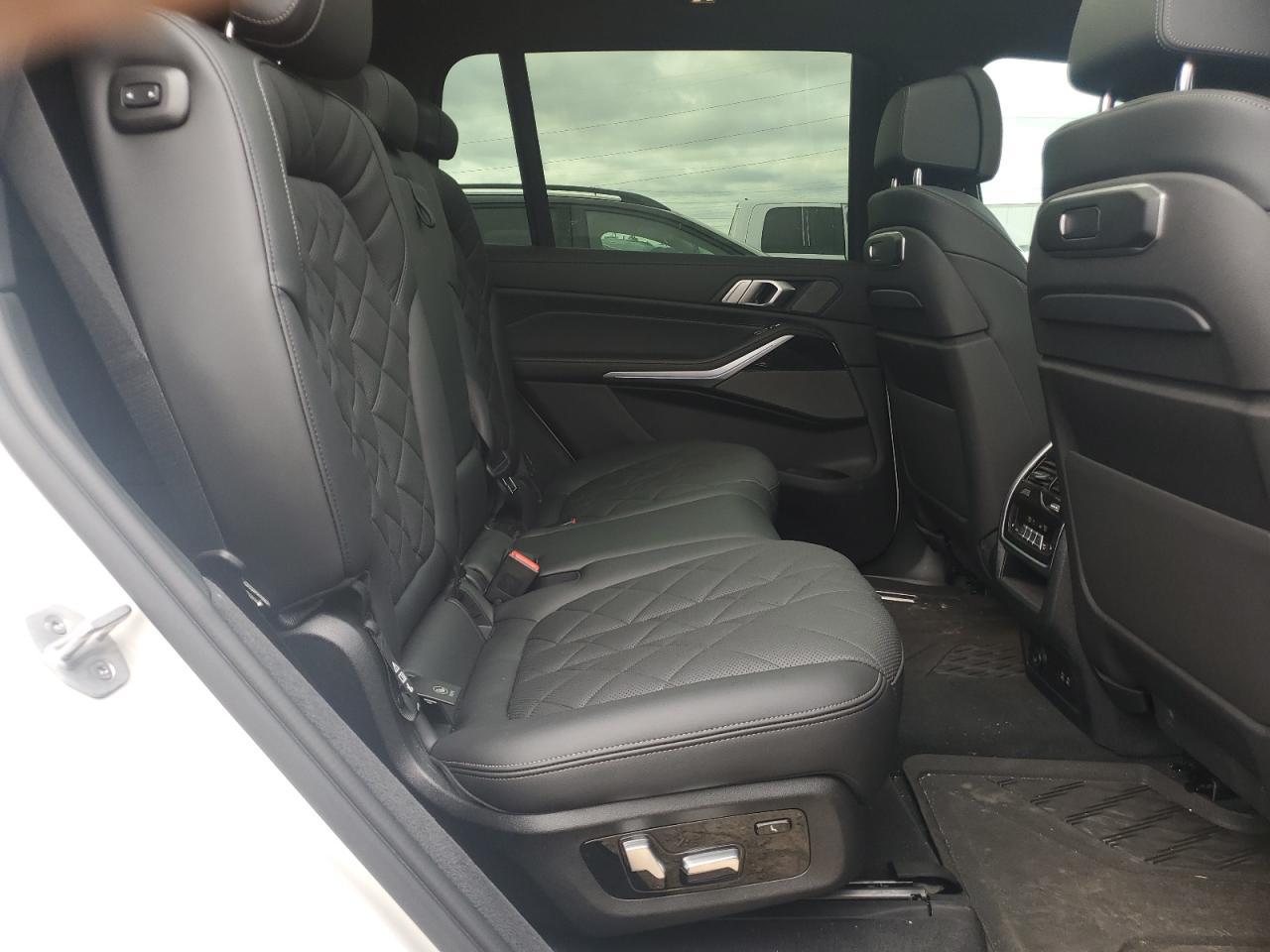 2023 BMW X7 xDrive40I VIN: 5UX23EM09P9R70781 Lot: 65065255
