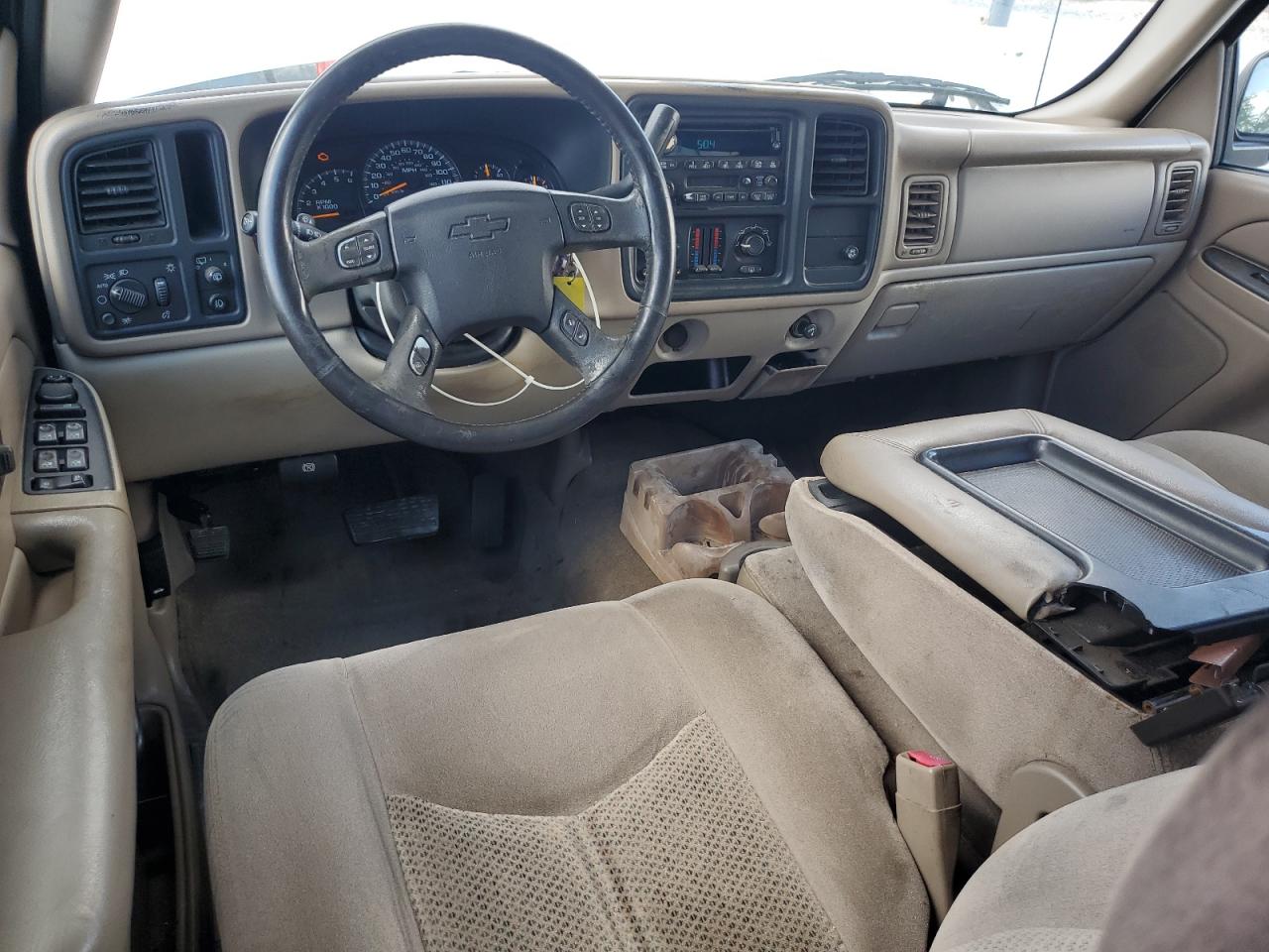 2005 Chevrolet Tahoe C1500 VIN: 1GNEC13T45R220390 Lot: 64190025