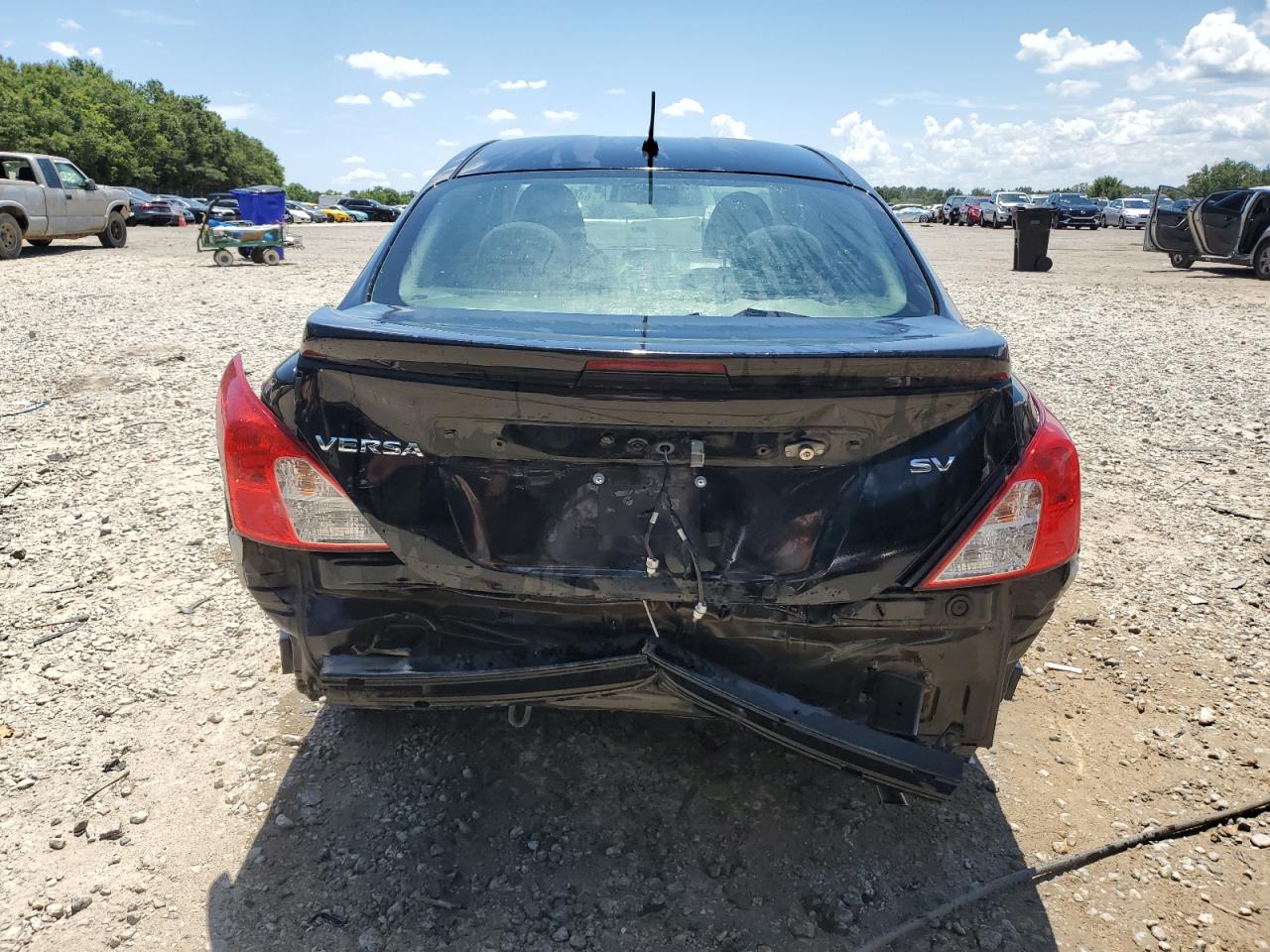 2017 Nissan Versa S VIN: 3N1CN7AP6HL885938 Lot: 64070505