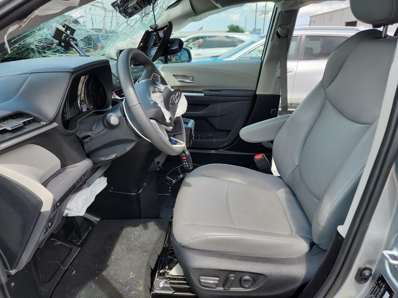 2022 Toyota Sienna Xle VIN: 5TDYRKEC7NS129090 Lot: 63816275