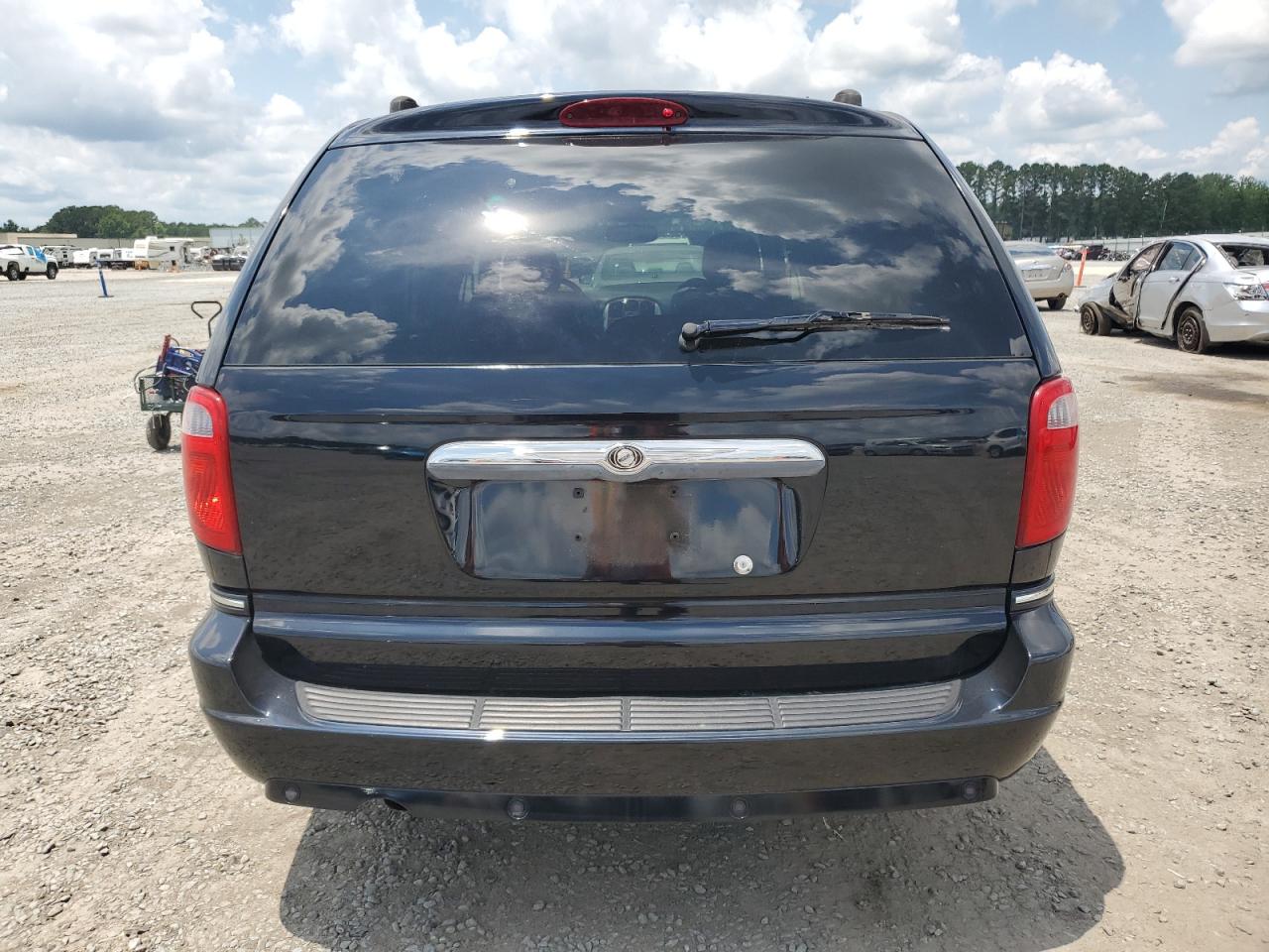 2005 Chrysler Town & Country Limited VIN: 2C4GP64L85R185512 Lot: 63943465