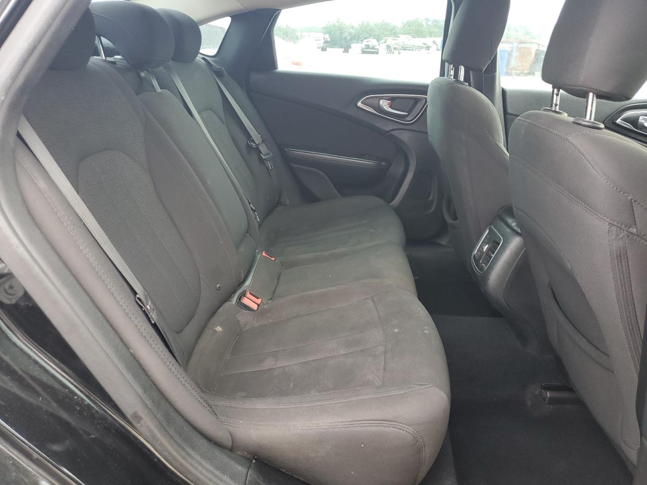 2015 Chrysler 200 Limited VIN: 1C3CCCAB0FN646046 Lot: 63771975