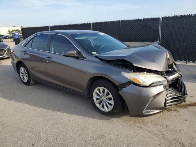  TOYOTA CAMRY 2017 Серый