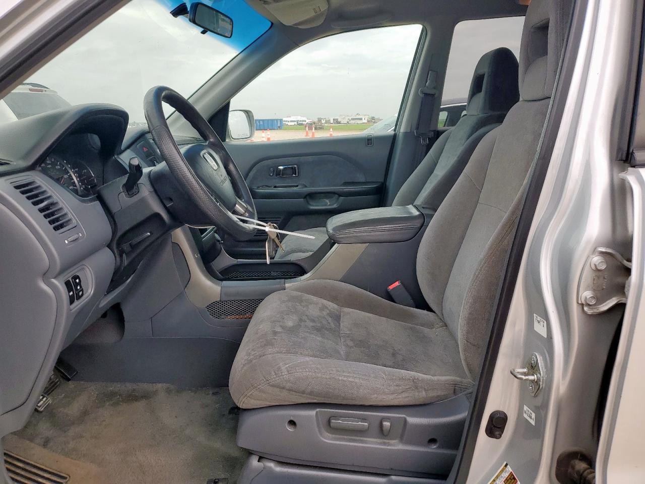 2004 Honda Pilot Ex VIN: 2HKYF184X4H607823 Lot: 62694125