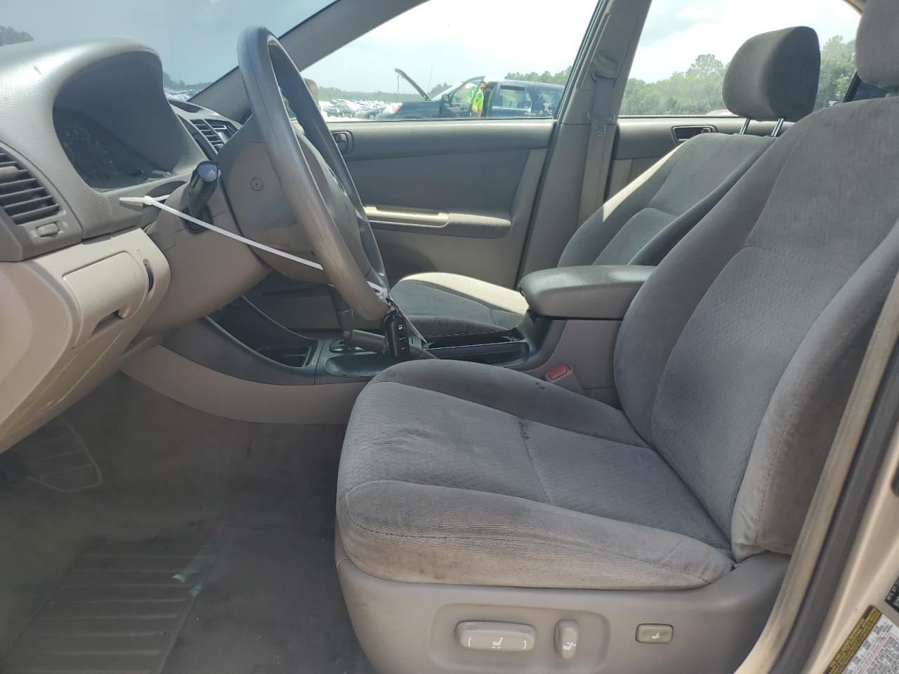 2004 Toyota Camry Le VIN: 4T1BE32K14U899925 Lot: 62879205