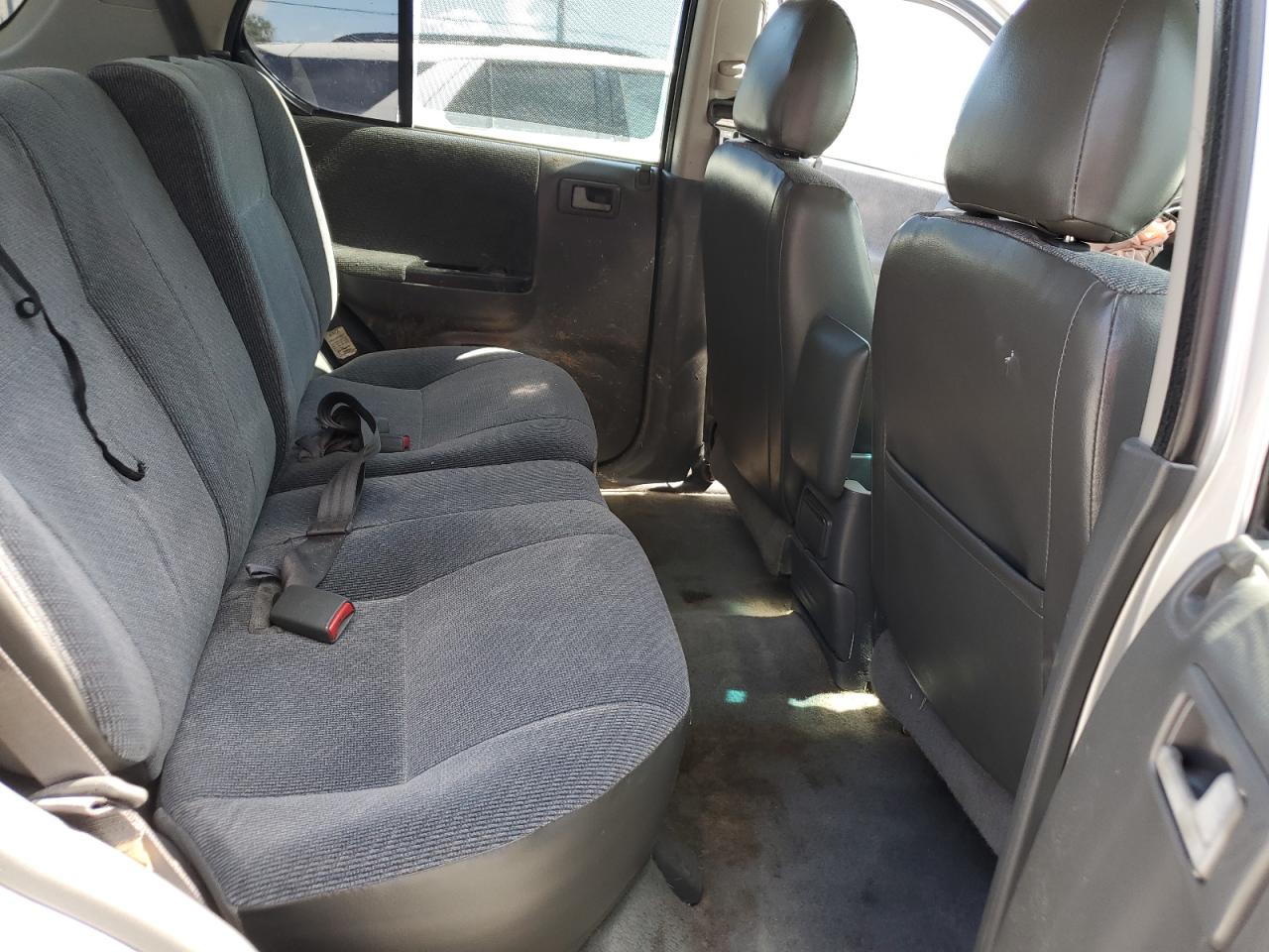 2001 Honda Passport Ex VIN: 4S6DM58W314411742 Lot: 64188505