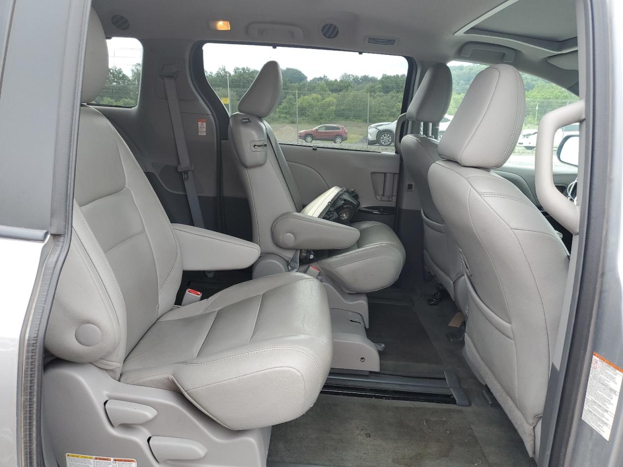 2015 Toyota Sienna Xle VIN: 5TDYK3DC4FS633285 Lot: 64719795